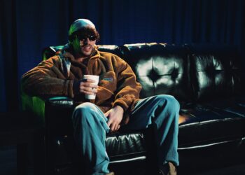 Bad Bunny sorprende con su presencia en documental “La cuna del dembow” de Amazon