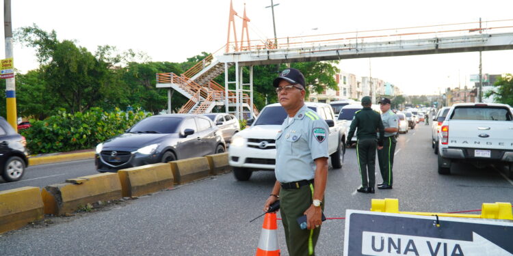 DIGESET habilita vía en contraflujo en calles 25 de febrero y México para desahogar el tránsito