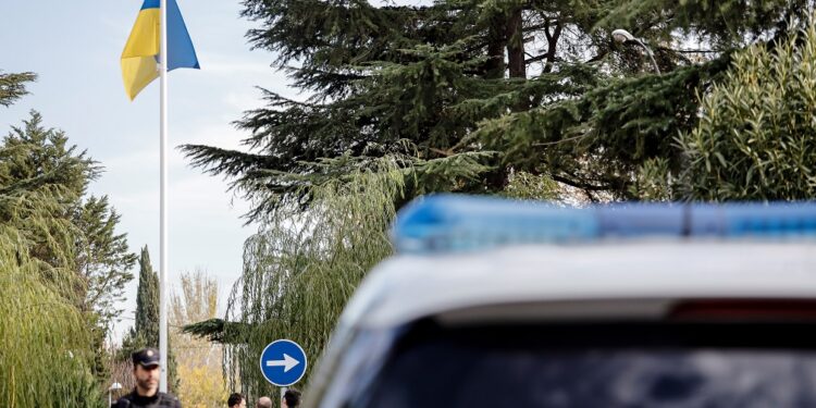 Ucrania pone en alerta todas su embajadas tras explosion en su sede de Madrid