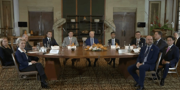 Joe Biden se reúne con líderes mundiales tras el ataque con misiles en Polonia