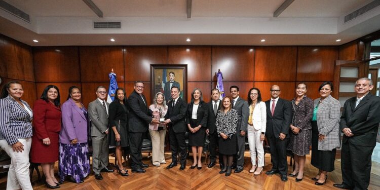 Jueces dominico estadounidenses: 90%casos EEUU se resuelven sin llegar a juicio de fondo