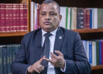 Empresas turísticas  piden investigar al procurador de Medio Ambiente 