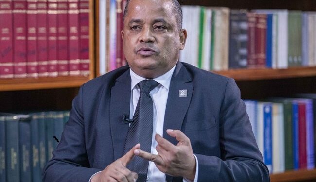 Empresas turísticas piden investigar al procurador de Medio Ambiente