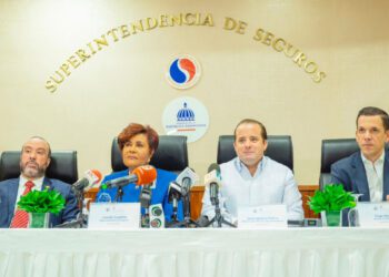 Gobierno anuncia ayuda de hasta 100,000 pesos a propietarios de vehículos afectados por inundaciones