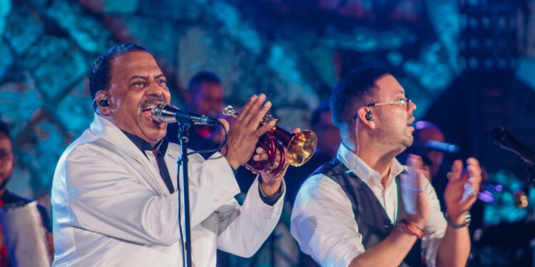 Wilfrido Vargas pone a retumbar las piedras de Altos de Chavón a ritmo de merengue