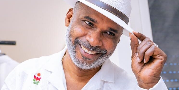 Senado reconocerá al destacado diseñador dominicano Martín Polanco