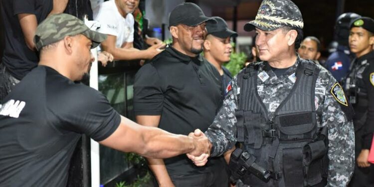 Destacan resultados positivos tras operativos nocturnos encabezados por el director de la Policía