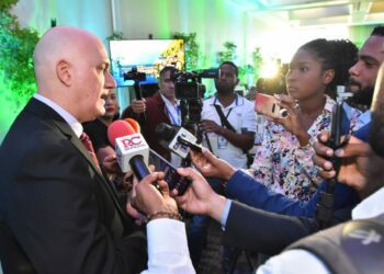 Ministro de Economía reafirma datos del X Censo permitirán repensar las políticas públicas