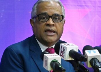 Exministro de Salud denuncia deterioro progresivo  del 911