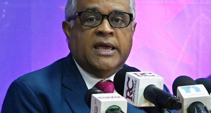 Exministro de Salud denuncia deterioro progresivo  del 911