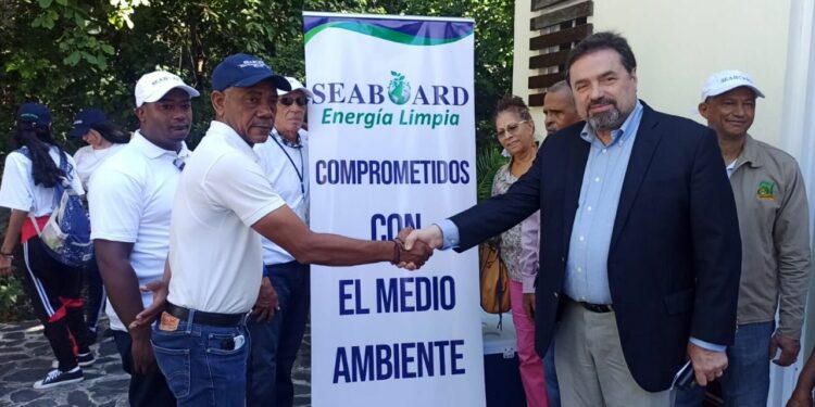 Empresa Seaboard reforesta y apadrina el Parque Ecológico Las Lagunas