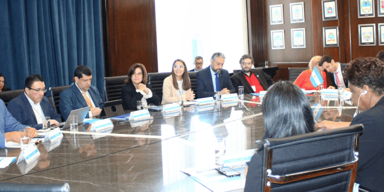 Eddy Alcántara llama a países de América Latina y el Caribe a controlar seguridad en comercio electrónico