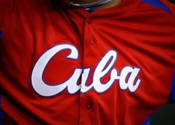 Cuba convoca por primera vez a dos deportistas que juegan béisbol en EEUU