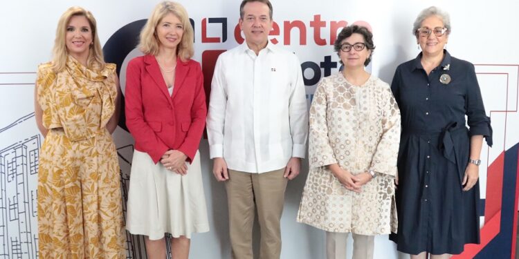 Larimar Films recibe Premio EPA 2022 por promoción cinematográfica en el exterior 