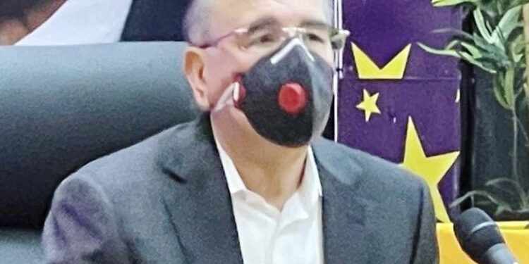 Ex presidente Danilo Medina dio positivo al Covid 19