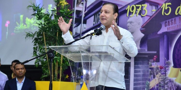 Abel Martínez responde al ex presidente Hipólito Mejía