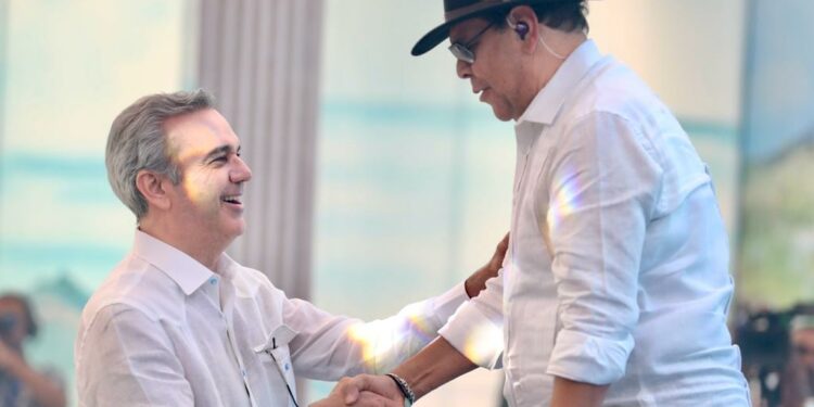 Fernando Villalona dice cree en el presidente Luis Abinader