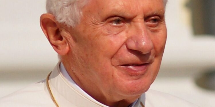 Benedicto XVI, el papa teólogo que revolucionó la Iglesia católica con su renuncia