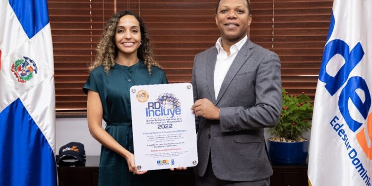 EDESUR gana oro en Premio RD Incluye por sus prácticas inclusivas