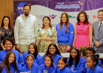 Diez niñas dominicanas visitarán el Space Center de la NASA