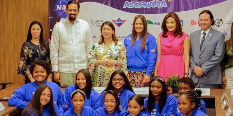 Diez niñas dominicanas visitarán el Space Center de la NASA