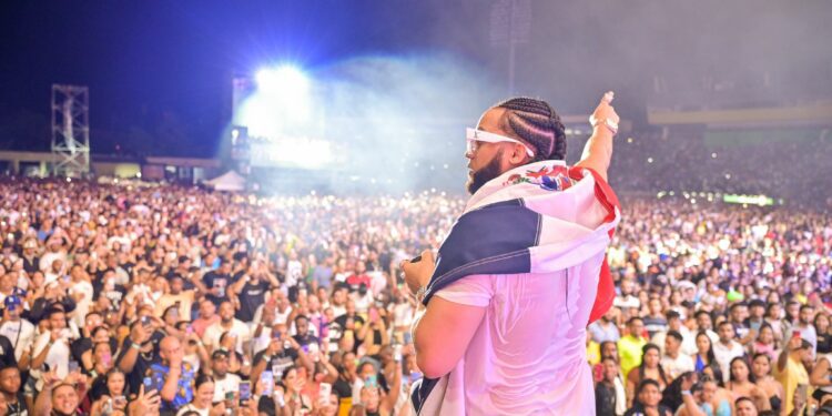 El Alfa inicia hoy en Baní conciertos gratuitos para el pueblo en navidad