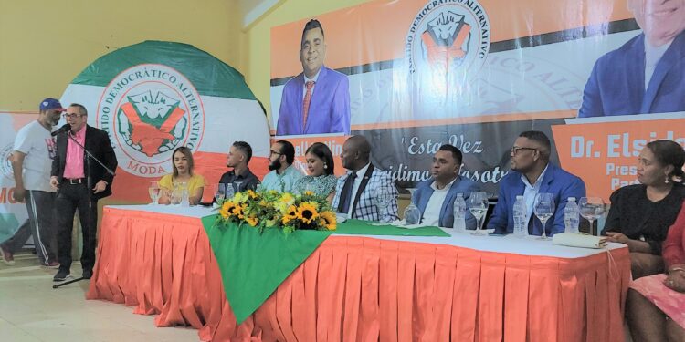 Director de Cachicha.com aspirará diputado por el Partido Moda