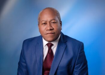 Abogado y comunicador presidirá nuevo partido político.