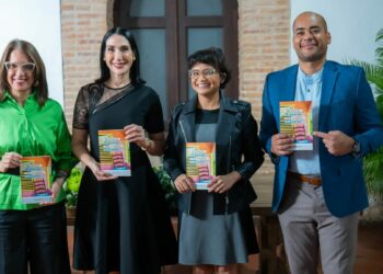 Periodista Mitri Jiménez presenta su primer libro “Mi abuela le puso un mal nombre a su perro”