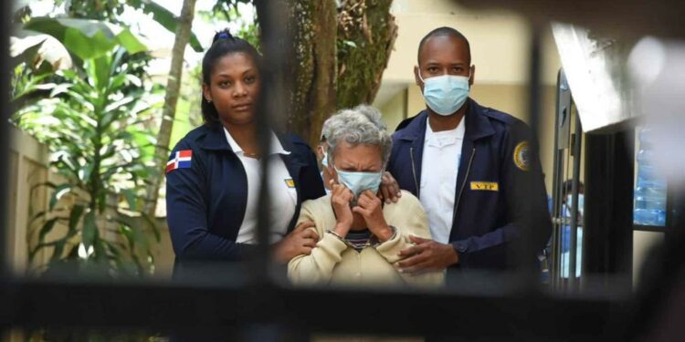 Defensa denuncia desacato para libertad de Mary Louise Ventura