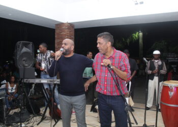 “Tarde de Son” pone a bailar decenas de personas en Villa Mella