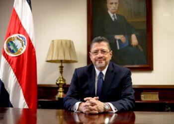 Presidente de Costa Rica propone oferta  turística complementaria con RD y Panamá