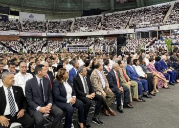 MESCYT gradúa más 12 mil alumnos en el Programa Inglés de Inmersión