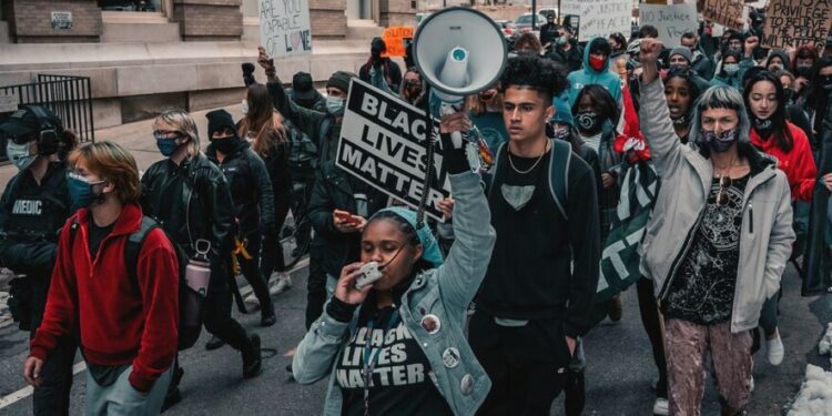 Expertos de la ONU reclaman a los gigantes de las redes sociales