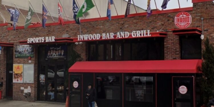 Creen son dominicanos 18 heridos al vehículo estrellarse contra restaurant Alto Manhattan