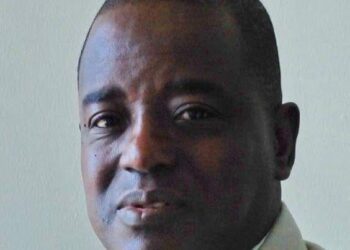 Adopae condena trato discriminatorio a miembro de la entidad