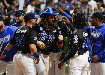 Licey humilla a las Águilas en momento crucial del todos contra todos