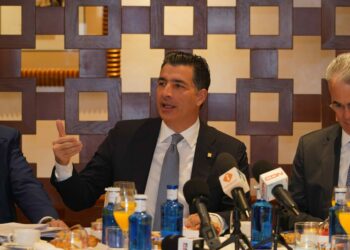 Ejecutivos del Banco Popular presentan en Fitur 2023 su cartera de créditos a inversionistas