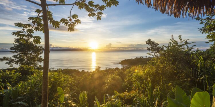 Fitur 2023: Costa Rica prevé alcanzar los 3,8 millones de turistas en el año 2027