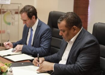 Gobierno concesiona dos nuevos parque fotovoltaicos en Azua