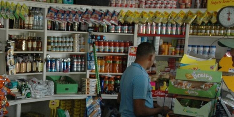 Comerciantes pide BC intervenir mercado divisas ante incremento tasa del dólar 