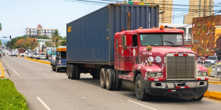 INTRANT comienza a fiscalizar vehículos pesados que violen la zona restringida de la ciudad