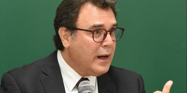 Jottin Cury explica porque modelo fideicomiso no aplica para el país