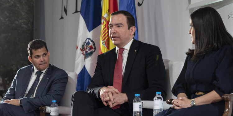 BHD participa en foro sobre turismo e inversión