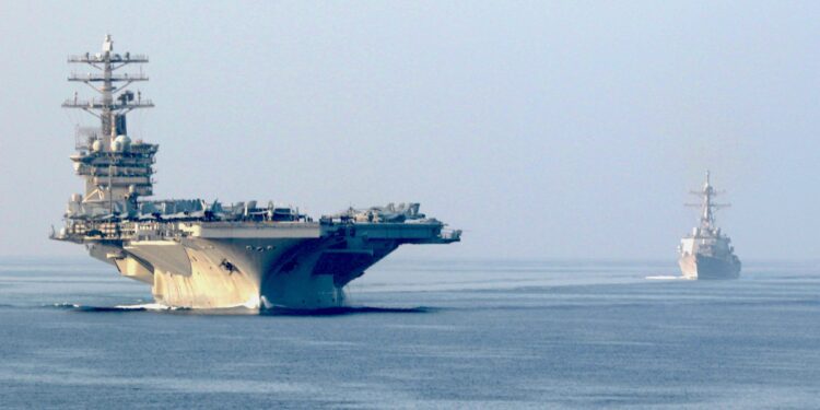 La Marina de EEUU despliega portaaviones en el mar de China Meridional