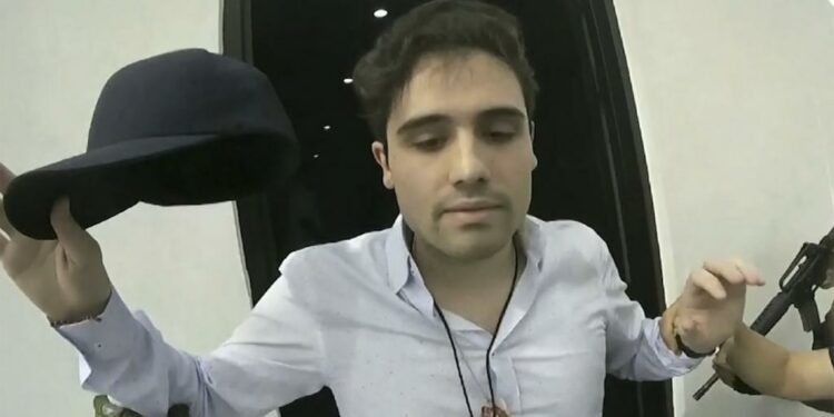 Ovidio Guzmán, hijo de El Chapo, fue detenido en Sinaloa en medio de operativo militar