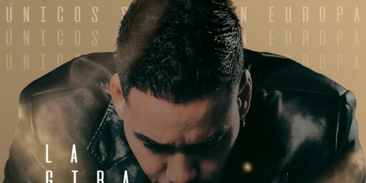 Romeo Santos, canta como el quien sufre lo narrado por cada canción