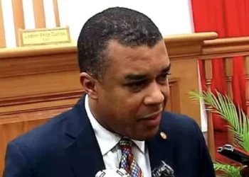 Renuncia de Steven Benoit enrarece más el turbio ambiente político de Haití