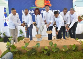 TURISMO inicia obras en Samaná con inversión de más de 270 millones de pesos.