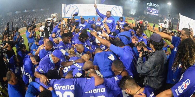 Licey se corona campeón: Águilas lo felicitan